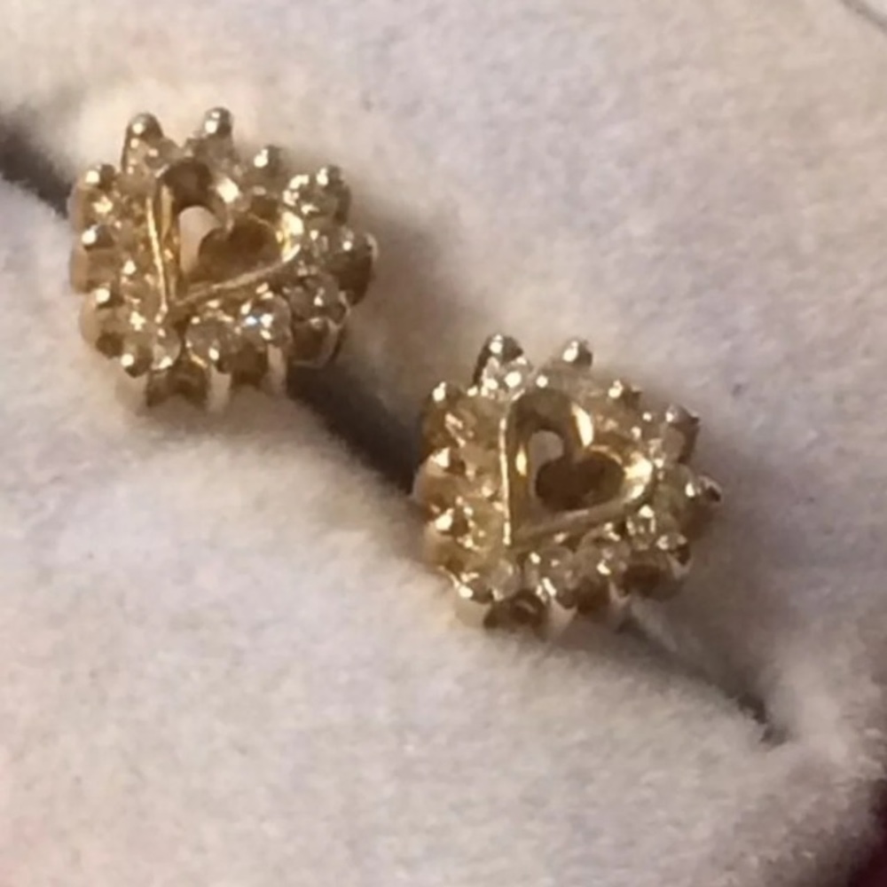 10k diamond earrings.
